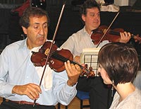 Levon Chilingirian and his colleagues demonstrate performance preparation techniques to Kingstonâ€™s music students